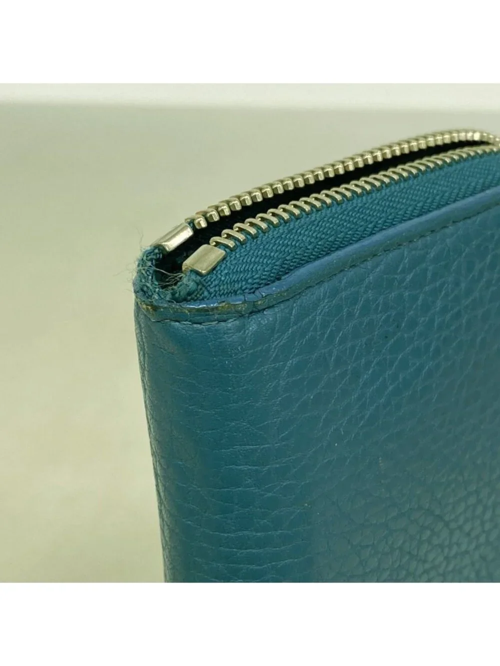Louis Vuitton Wallet Taurillon Zippy Vertical Blue